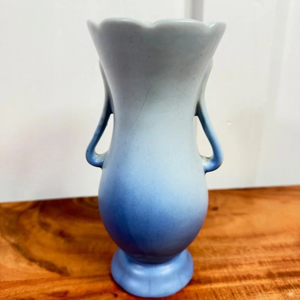 Vintage Weller Art Pottery Water Lily Blue Ombre Double Handle Vase L-2-8 1/2